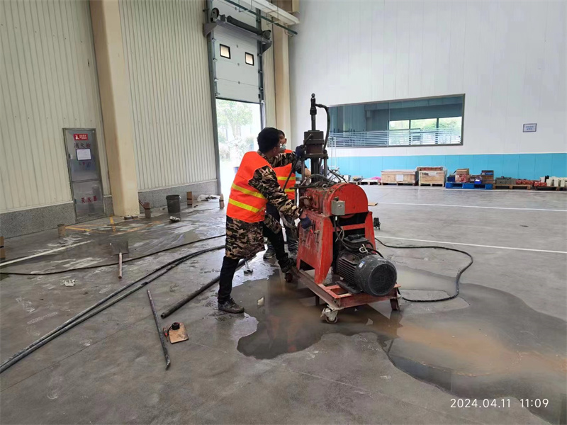 竹根滩镇厂房地面下沉塌陷注浆加固施工